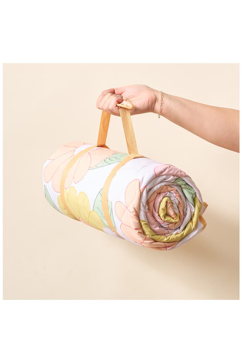 On-the-Go Quilted Blanket, Alternate, color, DAISY CRAZE PEACH