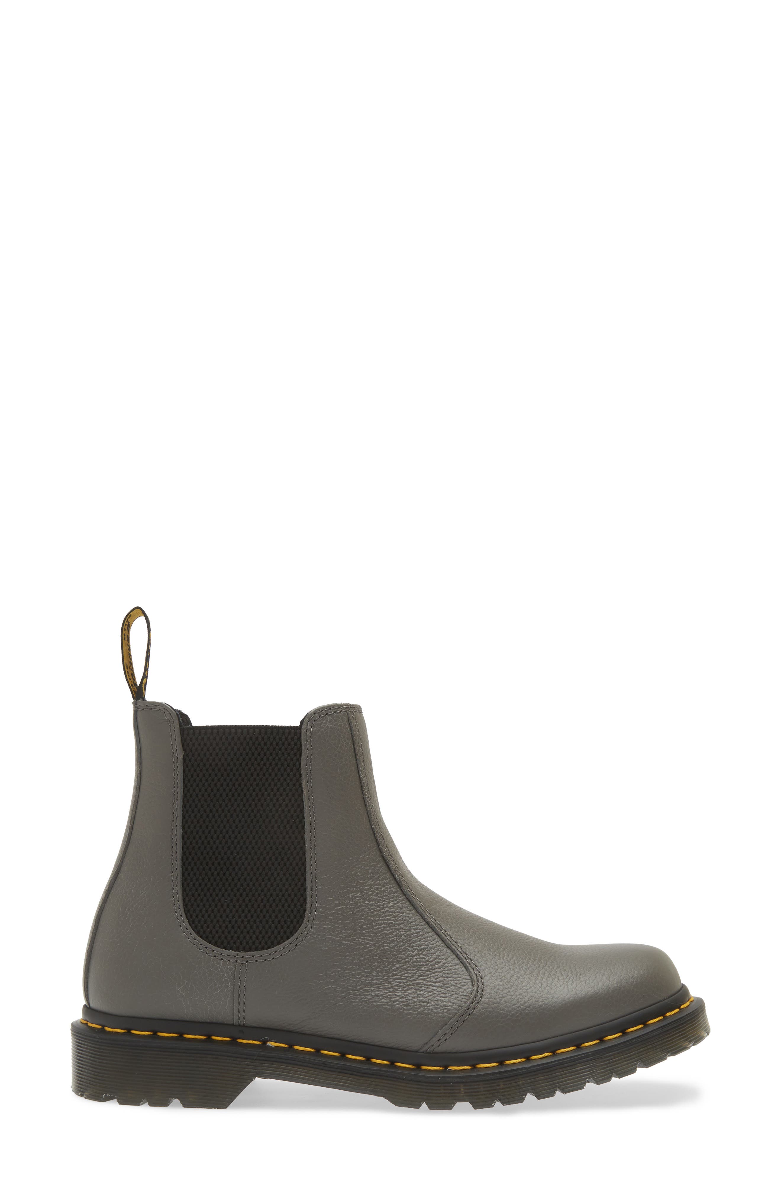 Dr. Martens 2976 Chelsea Boot, Alternate, color, 