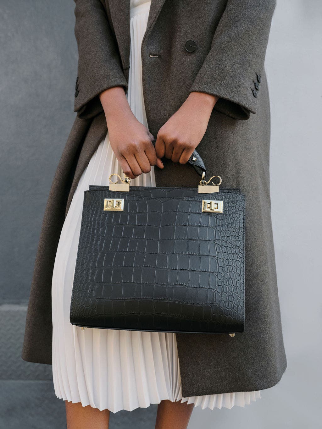 VIE LORIE Veronika Top Handle Bag, Alternate, color, Onyx