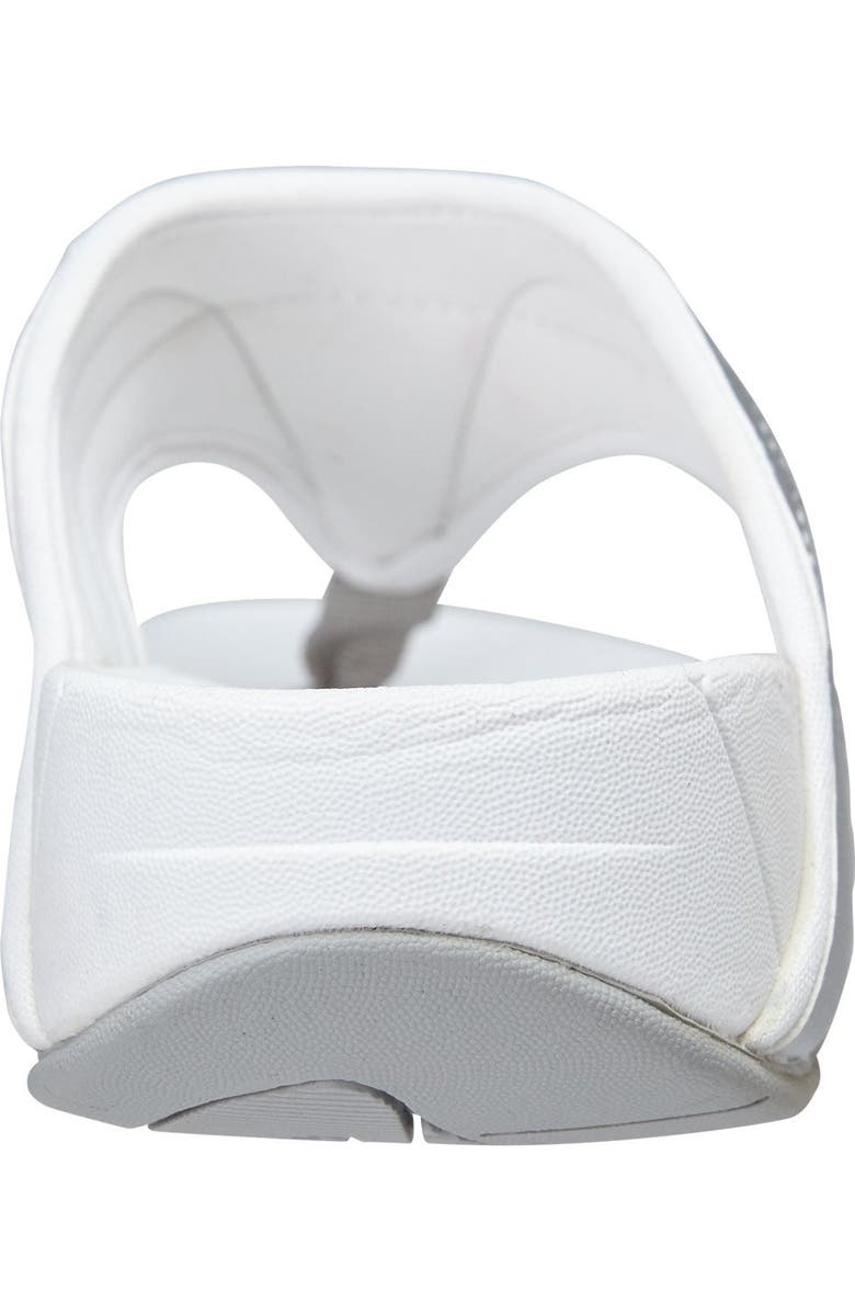 Comfortview The Sporty Slip On Thong Sandal, Alternate, color, Silver