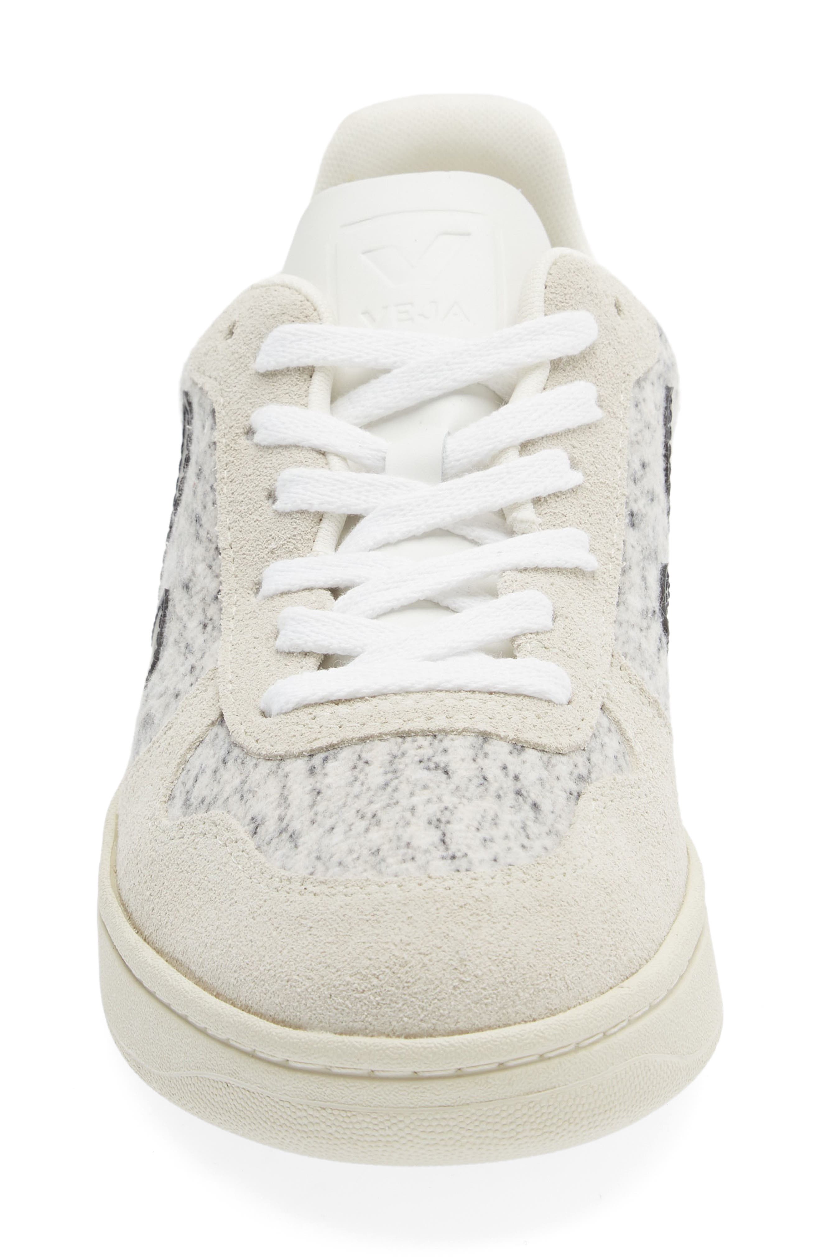 Veja V-10 Sneaker, Alternate, color, 