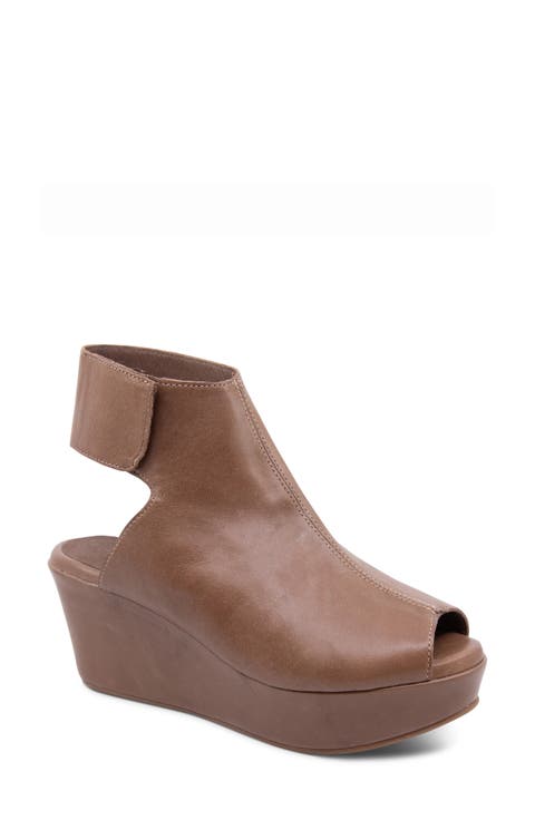 Cutout Wedge Sandal (Women)