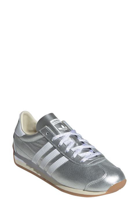 Country Low Top Sneaker