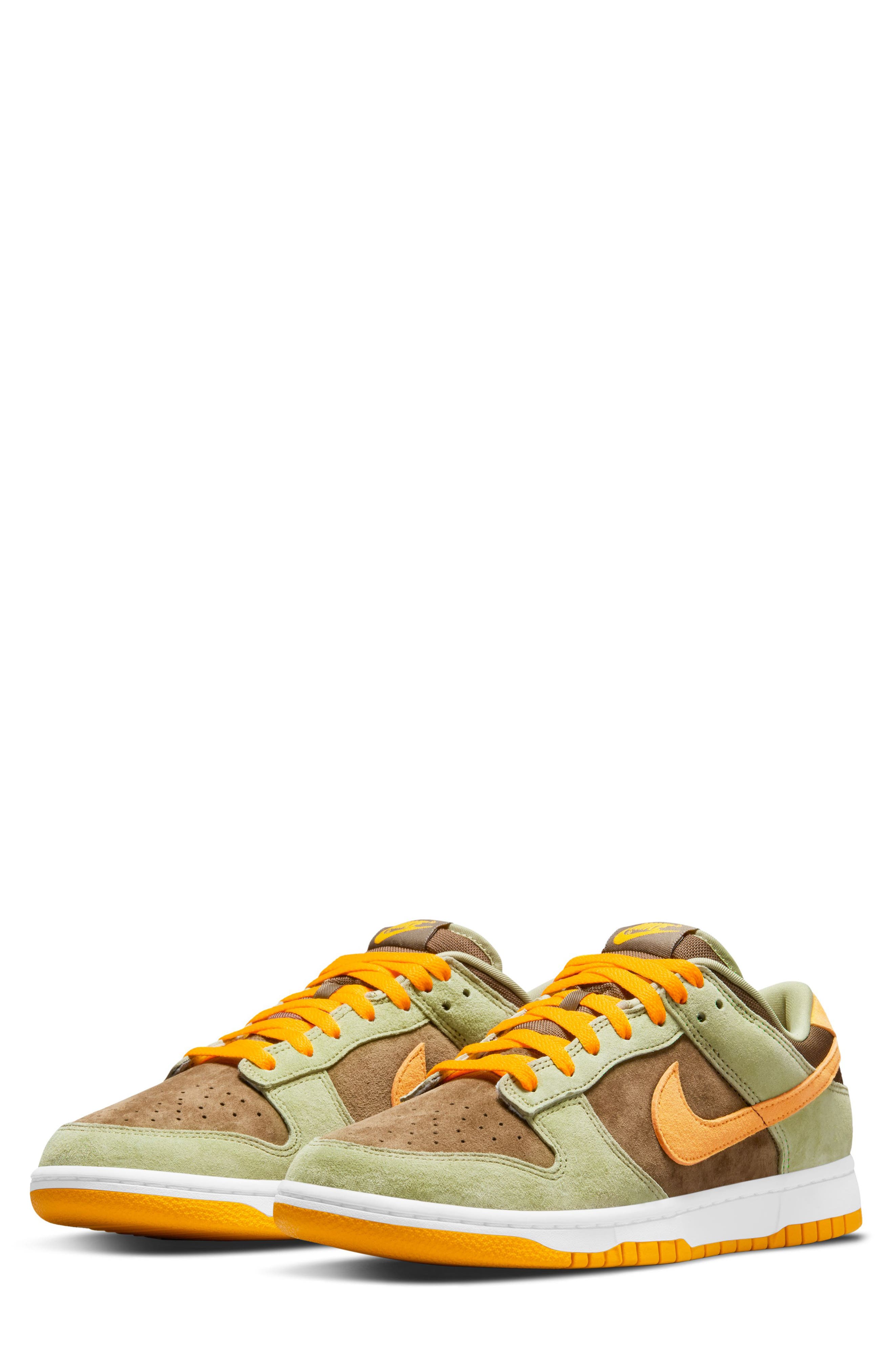 Nike Dunk Low SE Basketball Sneaker, Main, color, 