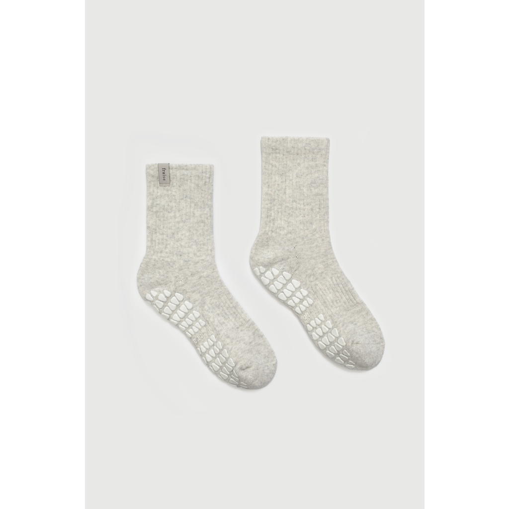 Fraise Heather Oat Classic Crew Grip Socks In Gray