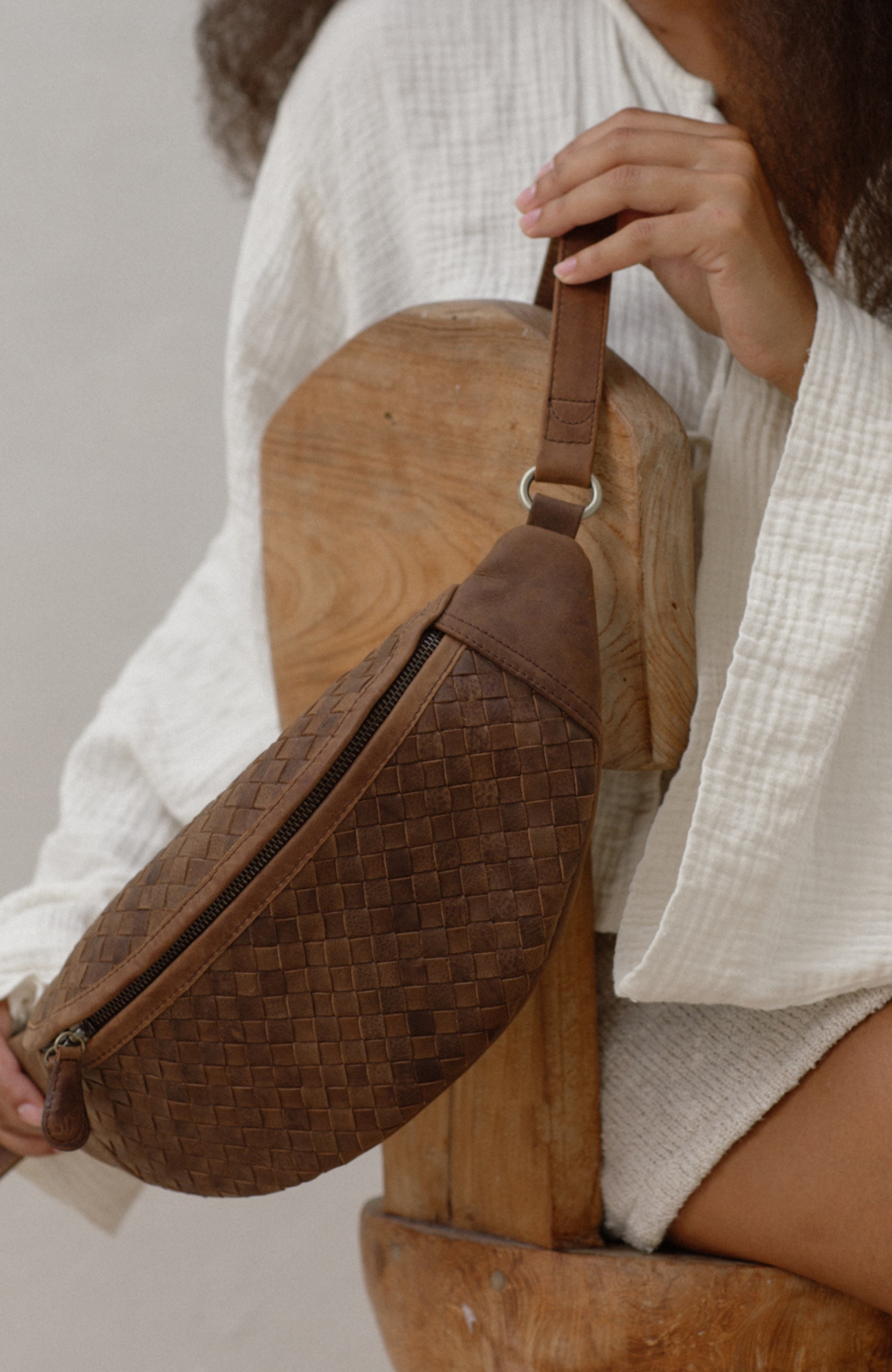 Mandrn Woven Leather Crossbody Bag, Alternate, color, Saddle (Dark)