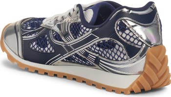 Orbit Low Top Sneaker