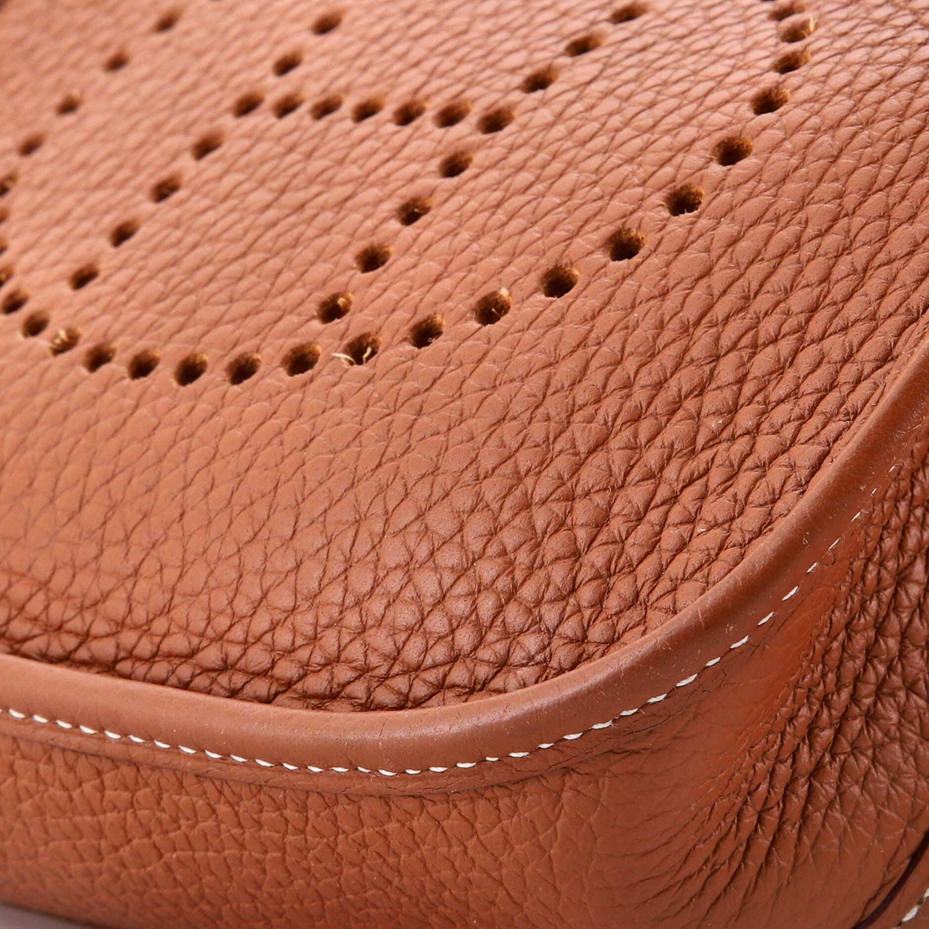 Pre-Owned Hermes Evelyne Bag Gen III Clemence TPM, Alternate, color, Gold