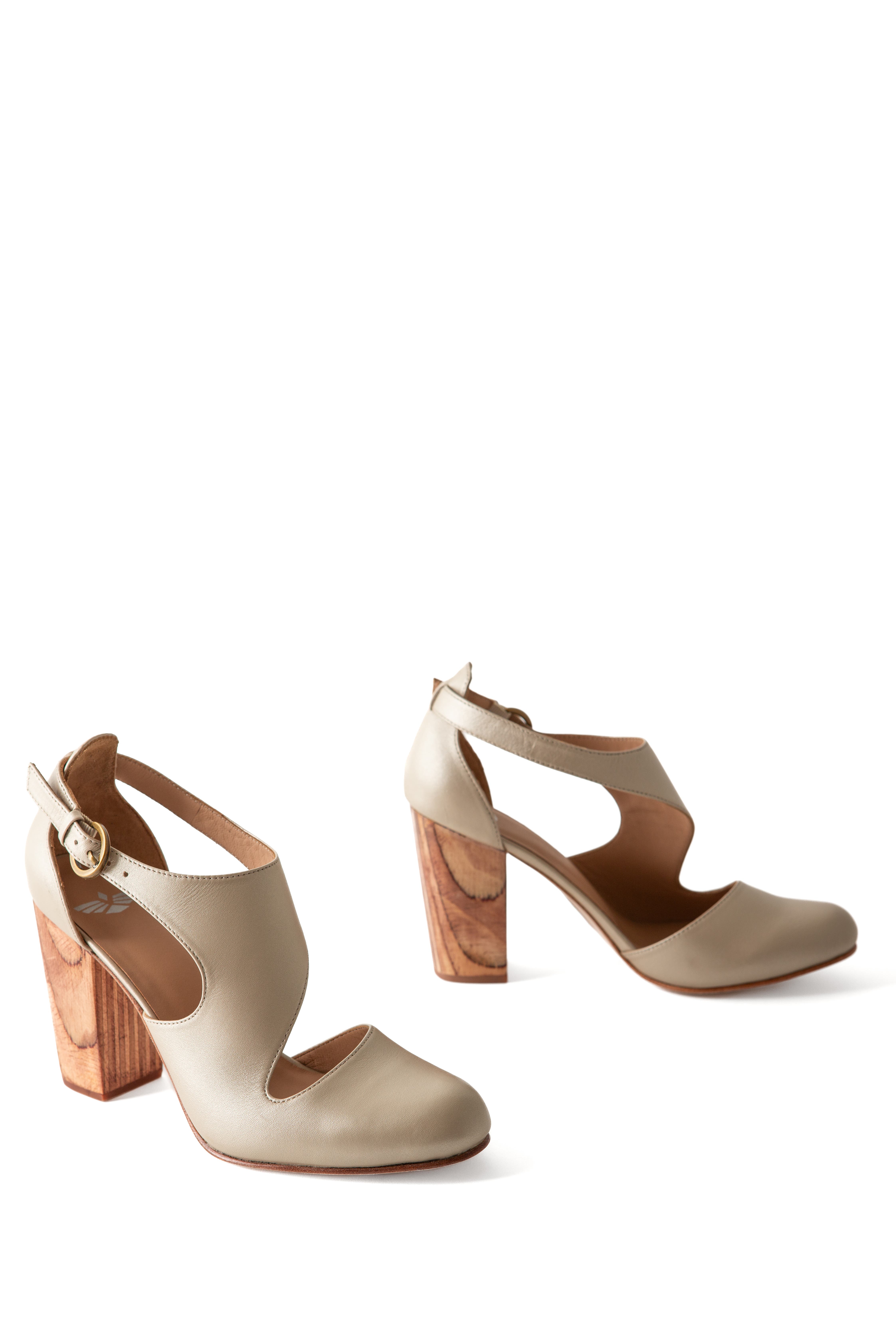 Fortress Luna Naya Asymmetric Cutout Pump, Alternate, color, Champagne