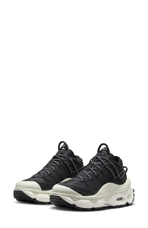Air Max Flyknit Venture Sneaker (Women)