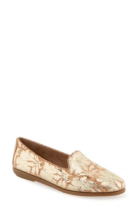 Betunia Smoking Slipper - Wide Width Available (Women)