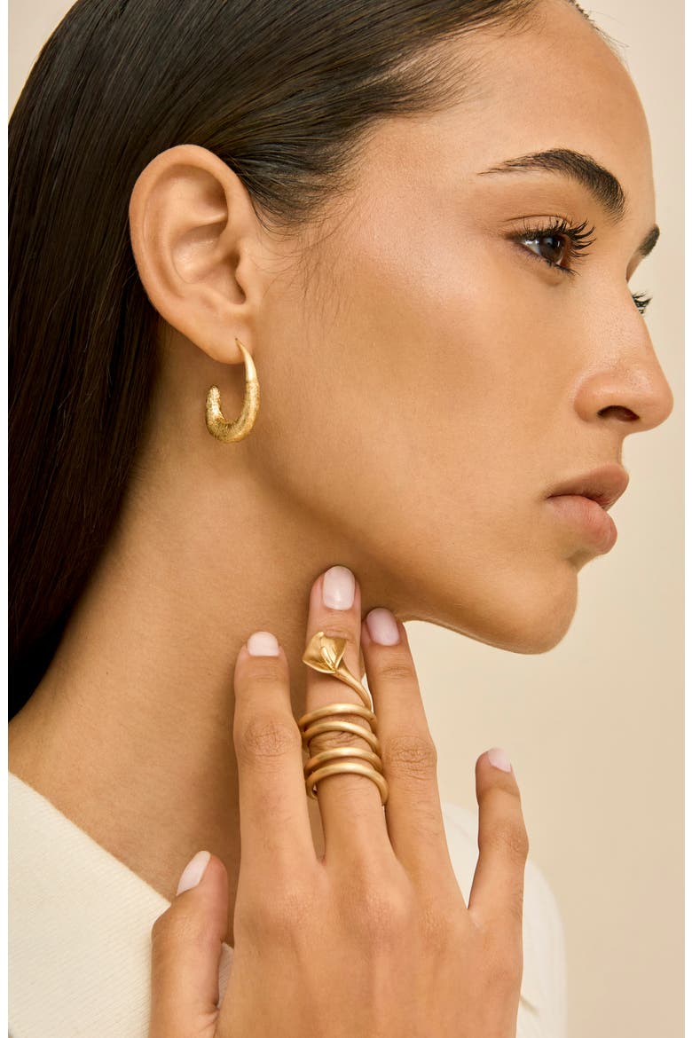 Calla Wavy Ring, Alternate, color, BRUSHED BRASS