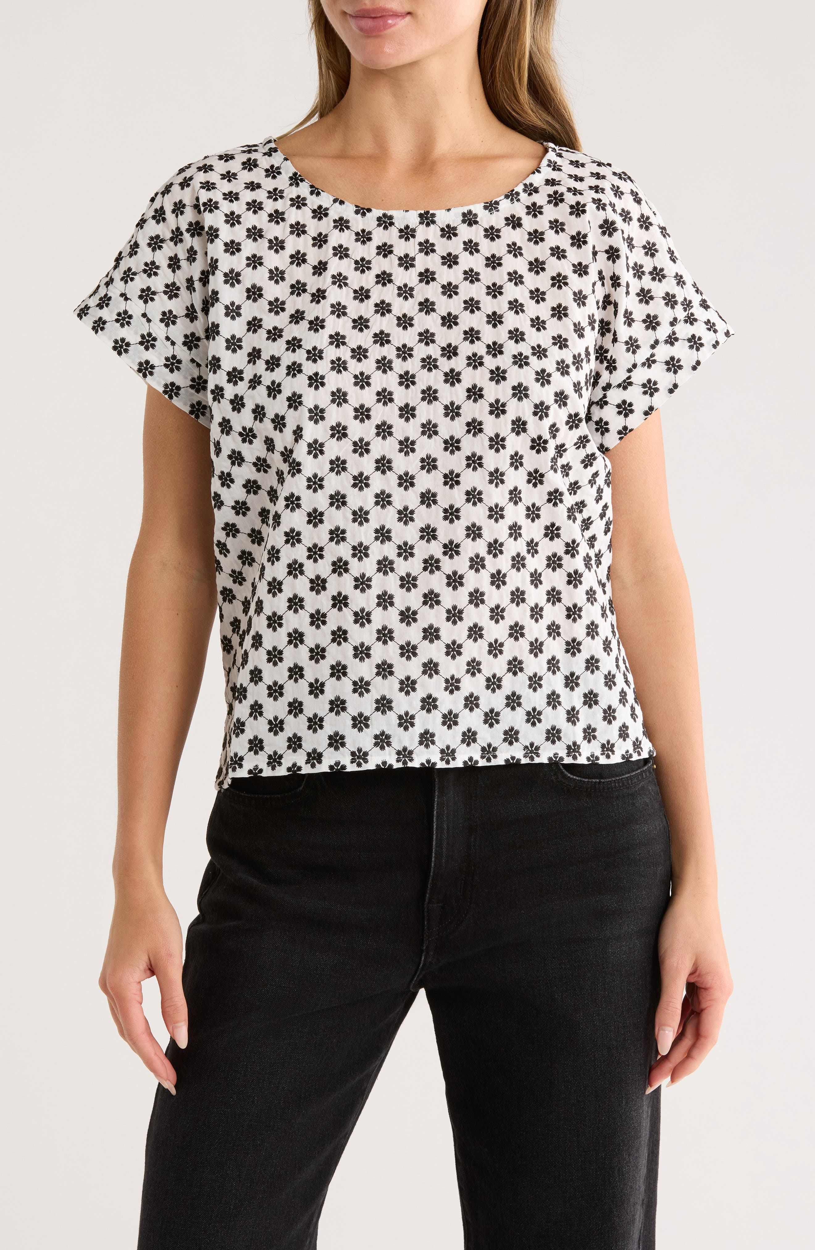 Bobeau Daisy Print Short Sleeve Top