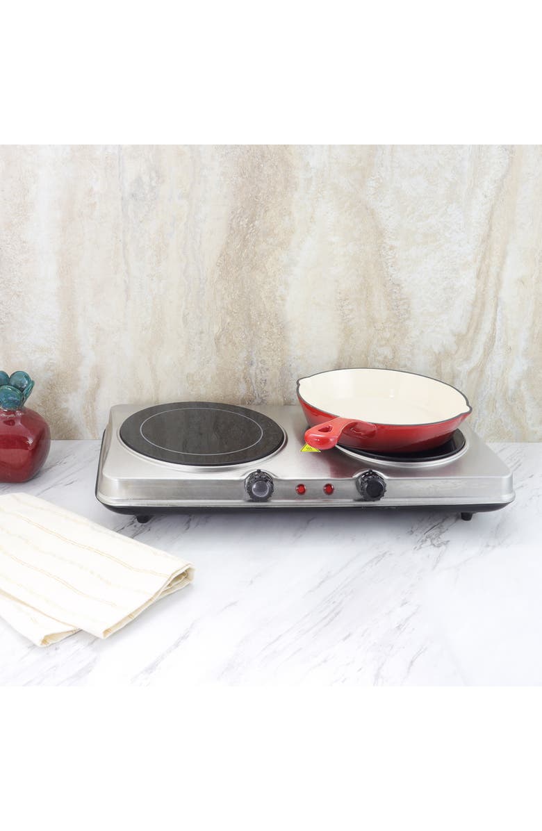 Crock-pot Artisan 8 in. Round Enameled Cast Iron Skillet, Alternate, color, Scarlet Red