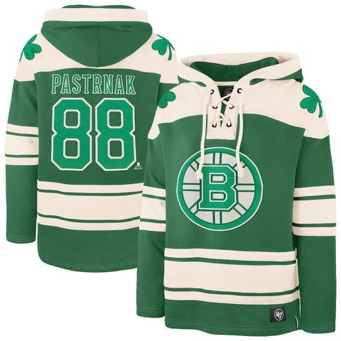 Men's '47 David Pastrnak Kelly Green Boston Bruins St. Patrick's Day Player Name & Number Lacer Pullover Hoodie