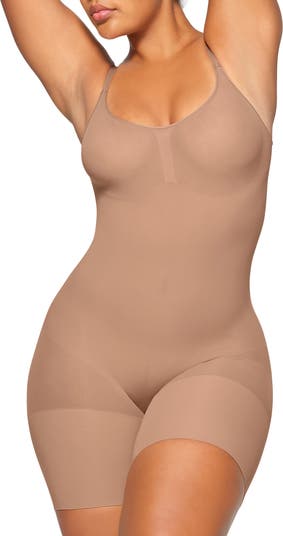 SKIMS sculpting bodysuit outlet mid thigh s/m