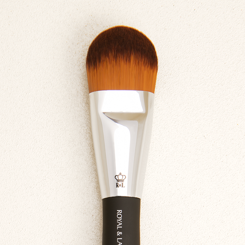 Omnia Brush Pro Super Foundation Makeup Brush In Black