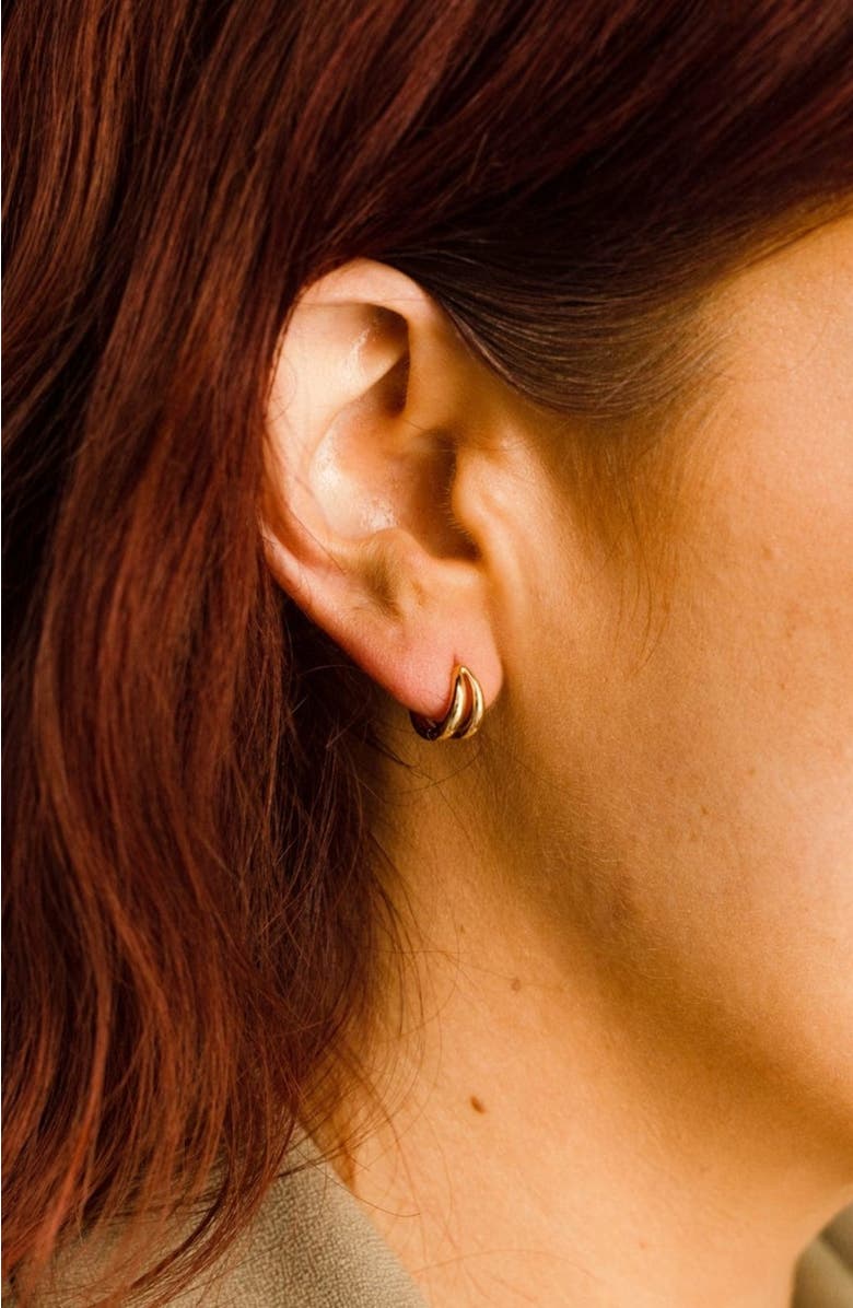 MADE BY MARY Split Huggie Hoop Earrings, Alternate, color, Gold Vermeil