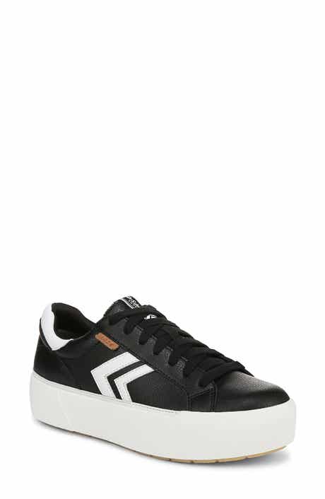 Young & Free Sneaker