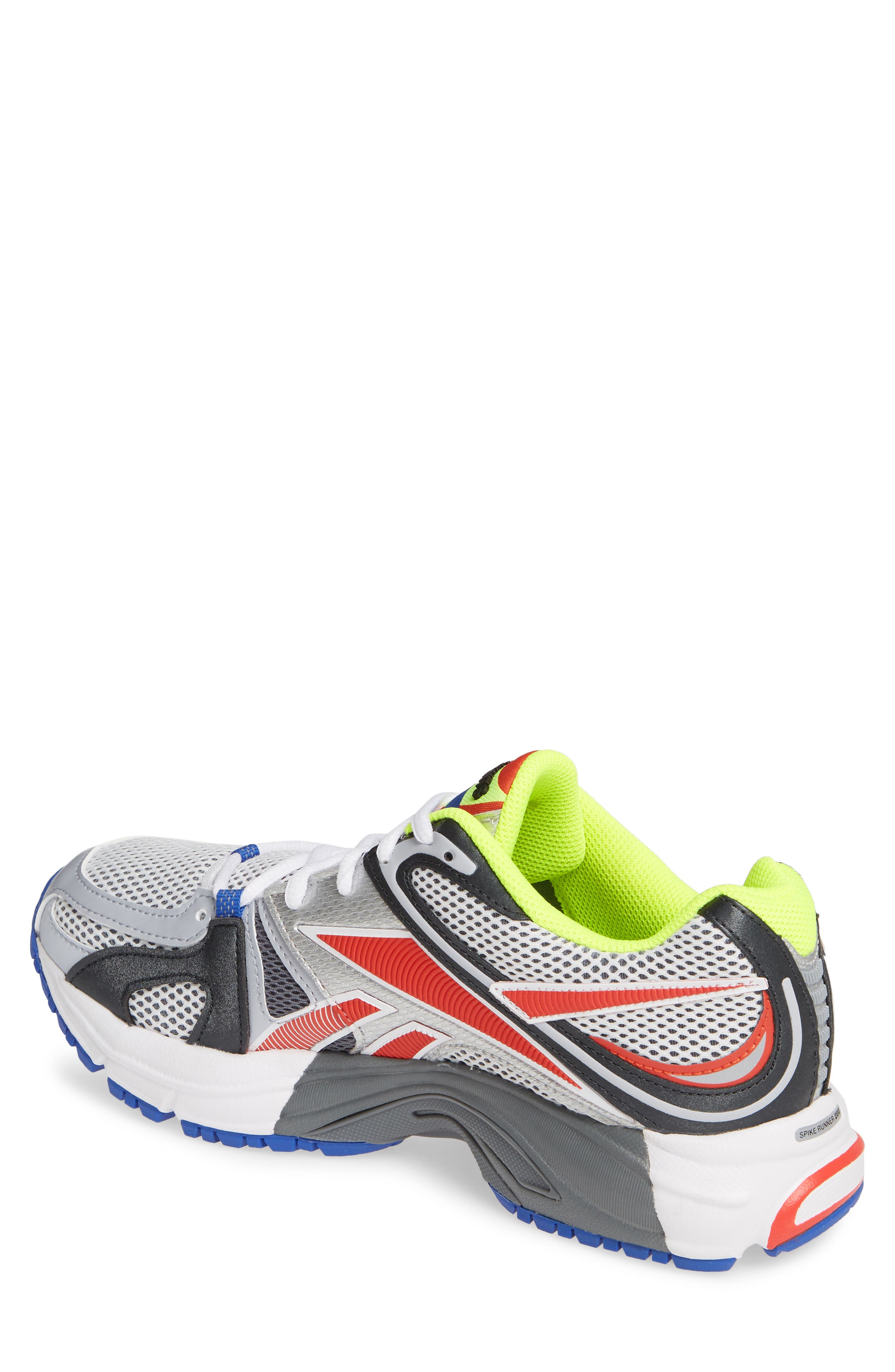 VETEMENTS x Reebok Spike Runner 200 Sneaker, Alternate, color, 