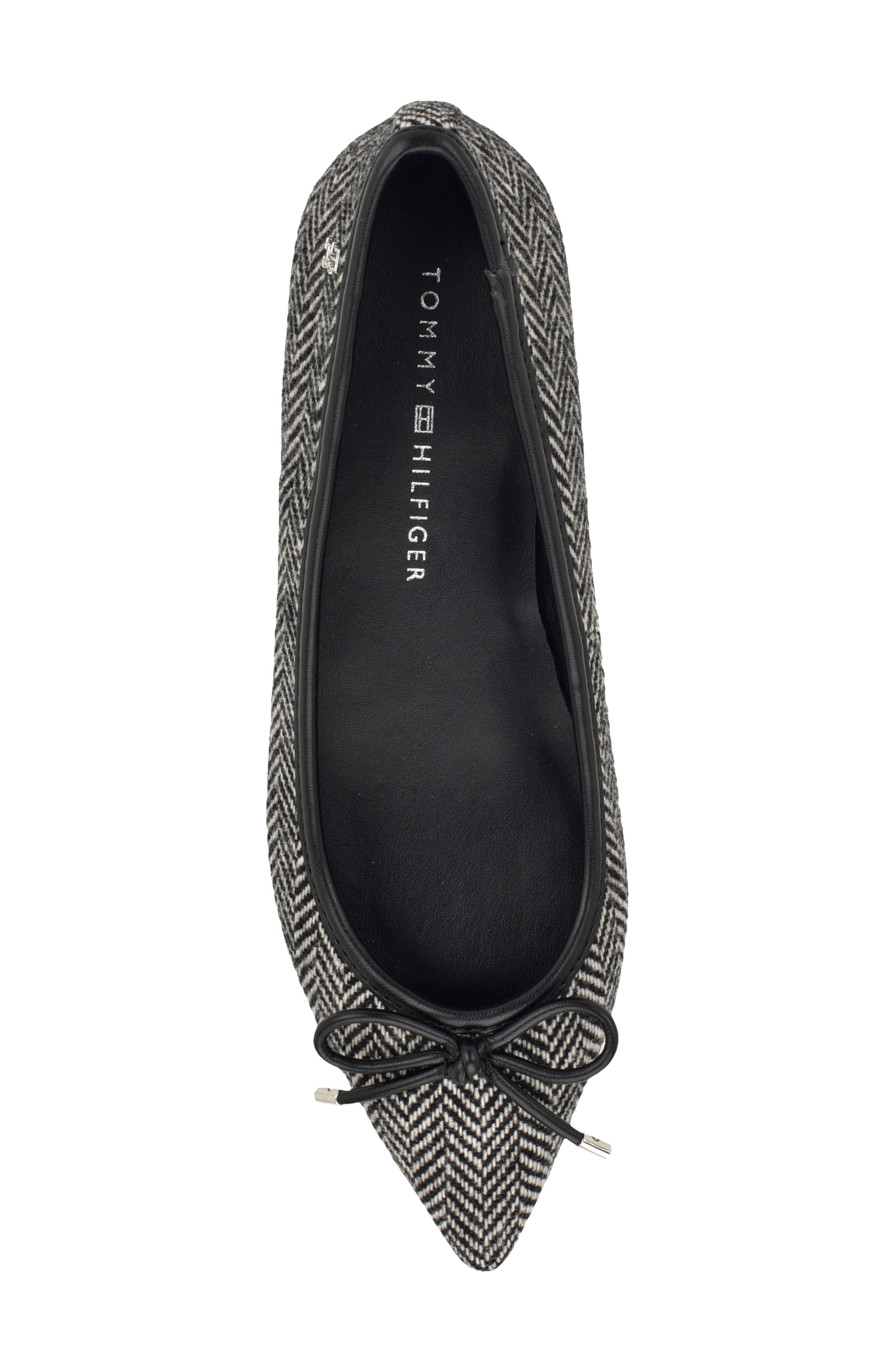 Tommy Hilfiger Kimio Pointed Toe Flat, Alternate, color, Black/ White