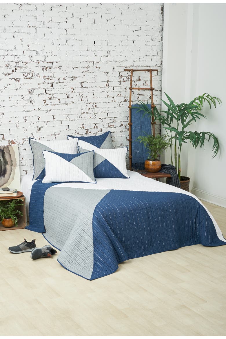 Asymmetrical Queen Quilt, Alternate, color, Blue
