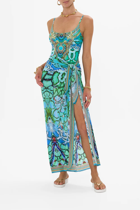 LONG SARONG LAND OF WONDER