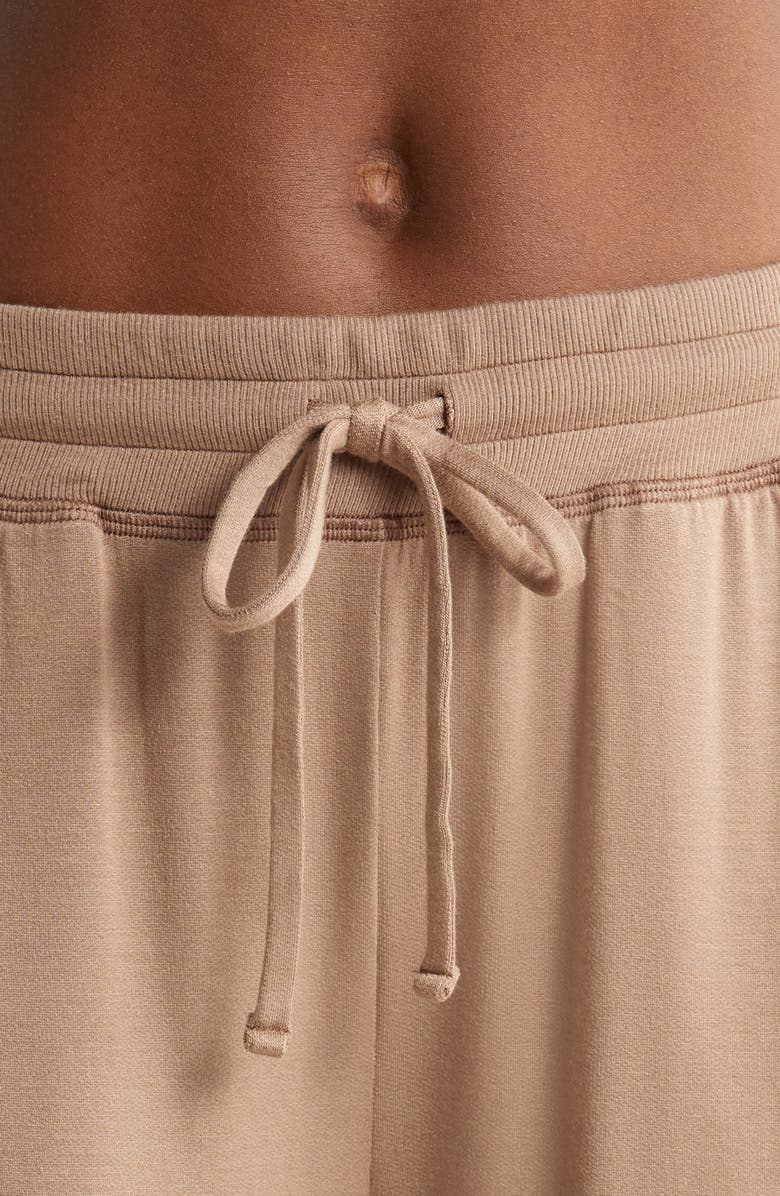 Beyond Yoga Weekend Joggers, Alternate, color, 