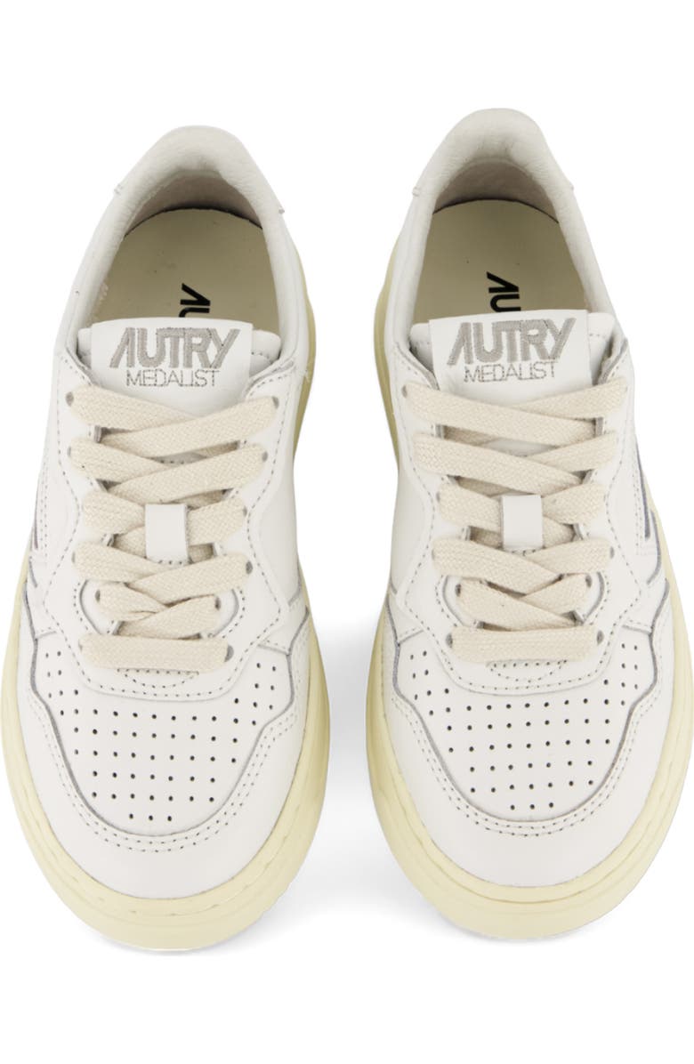 AUTRY Kids' Medalist Low Sneaker, Alternate, color, Four White/ White