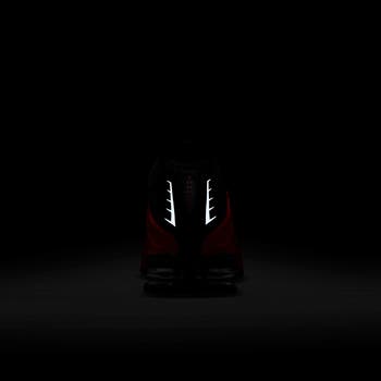 Shox R4 Sneaker
