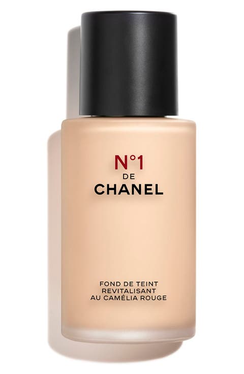 N°1 DE CHANEL REVITALIZING FOUNDATION Illuminates - Moisturizer - Protects