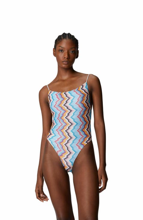 Sporty One-piece Swimsuit With Zig Zag Pattern