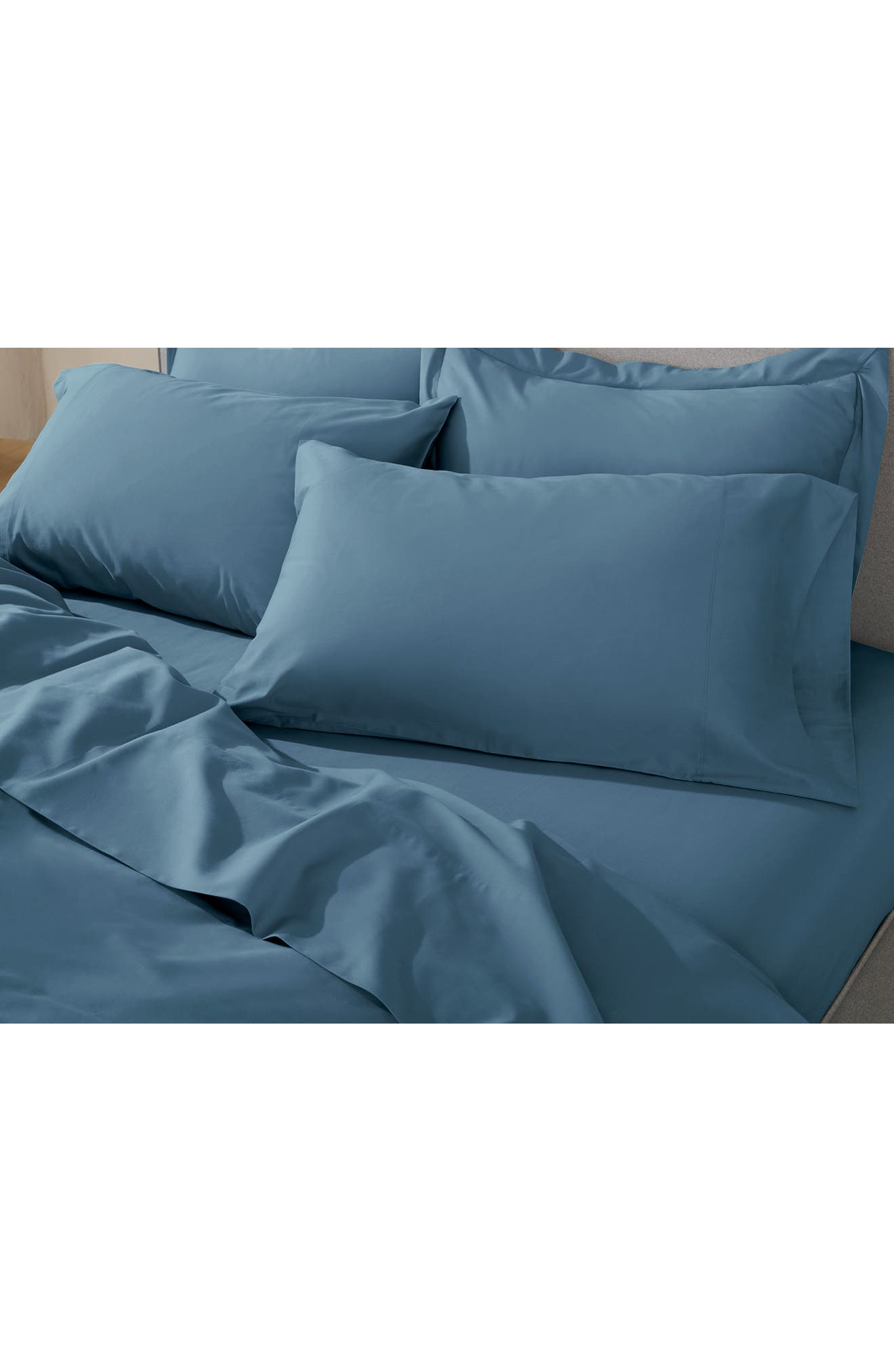 Coyuchi Organic Cotton Sateen Pillowcases - Thumbnail 2