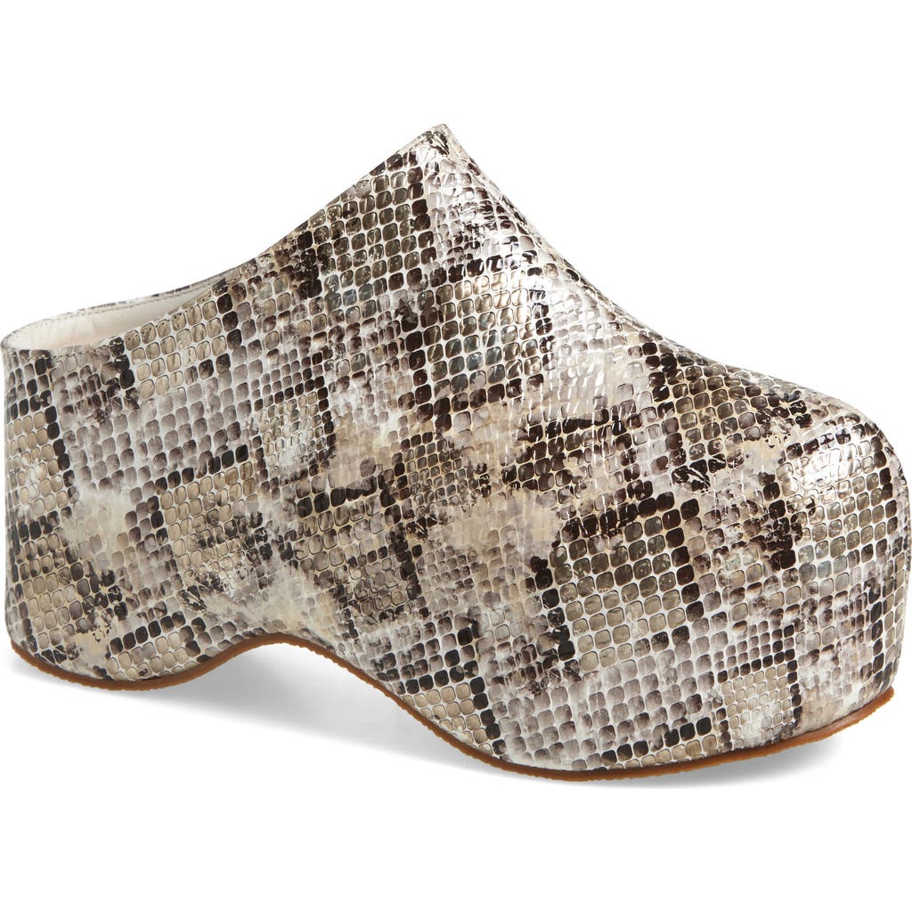 Azalea Wang Teatree Platform Clog In Sand
