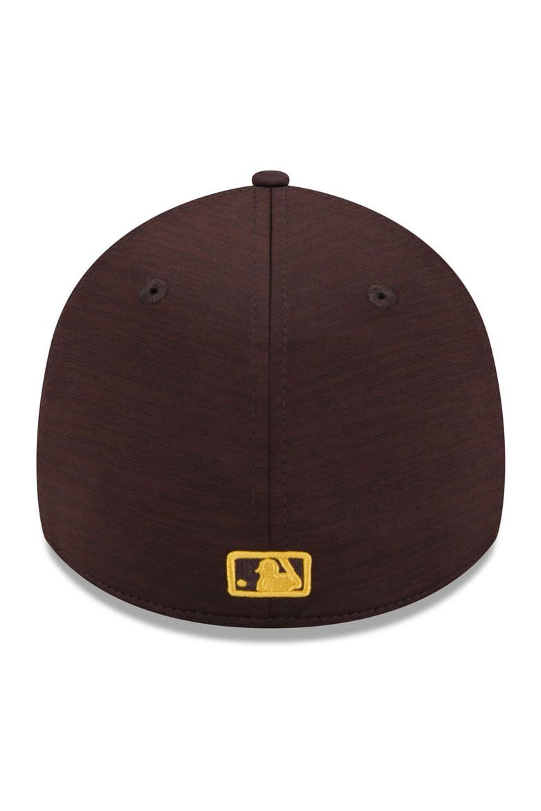 Men's New Era  Brown San Diego Padres 2024 Clubhouse 39THIRTY Flex Fit Hat, Alternate, color, Brown