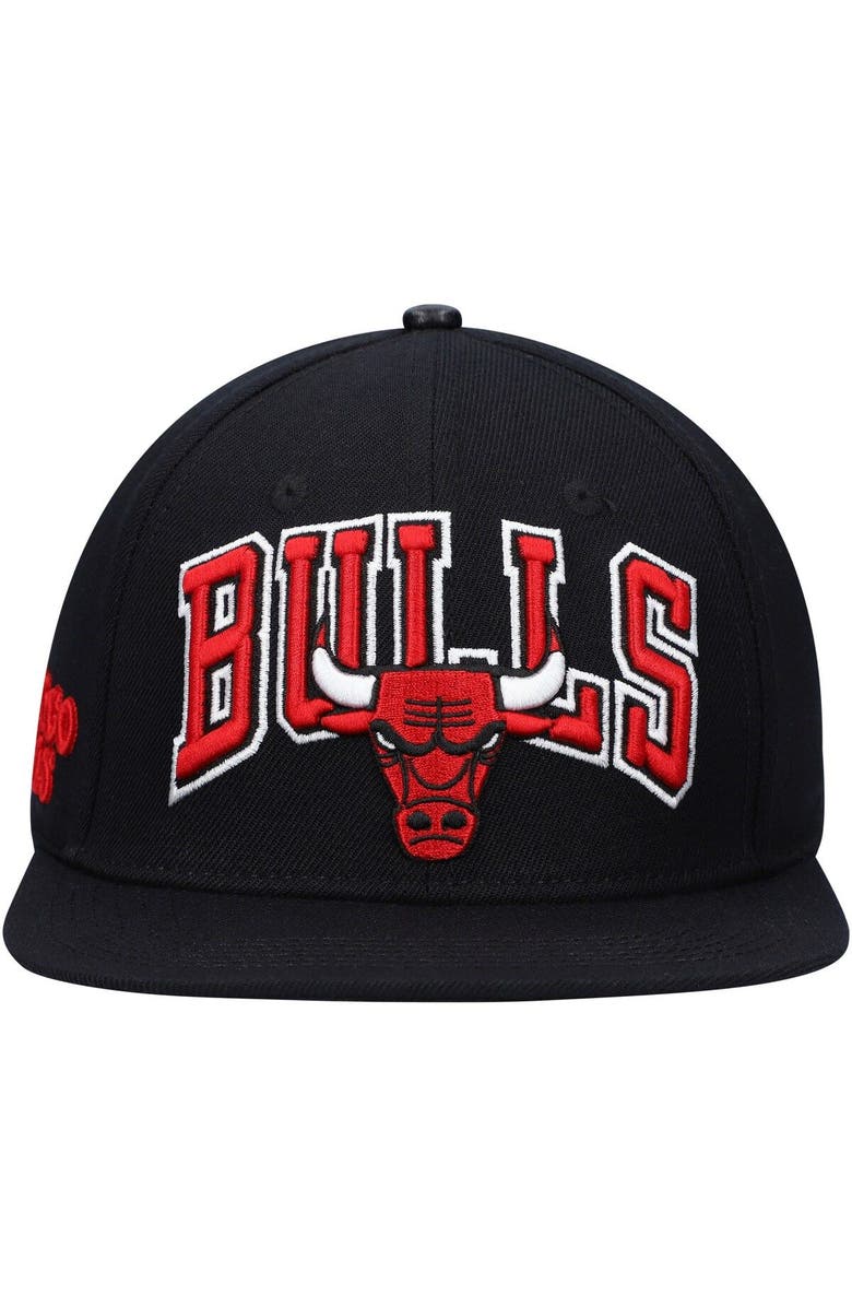 PRO STANDARD Men's Pro Standard Black Chicago Bulls Wordmark Logo Snapback Hat, Alternate, color, 