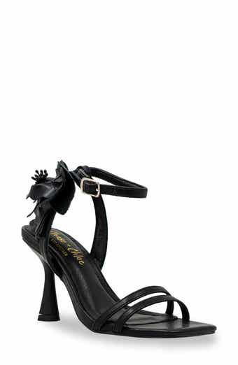 CHASE AND CHLOE Iridessa Fray Rosette Sandal