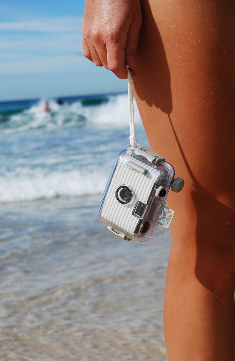 Sunnylife Stole My Heart Underwater Camera, Alternate, color, 