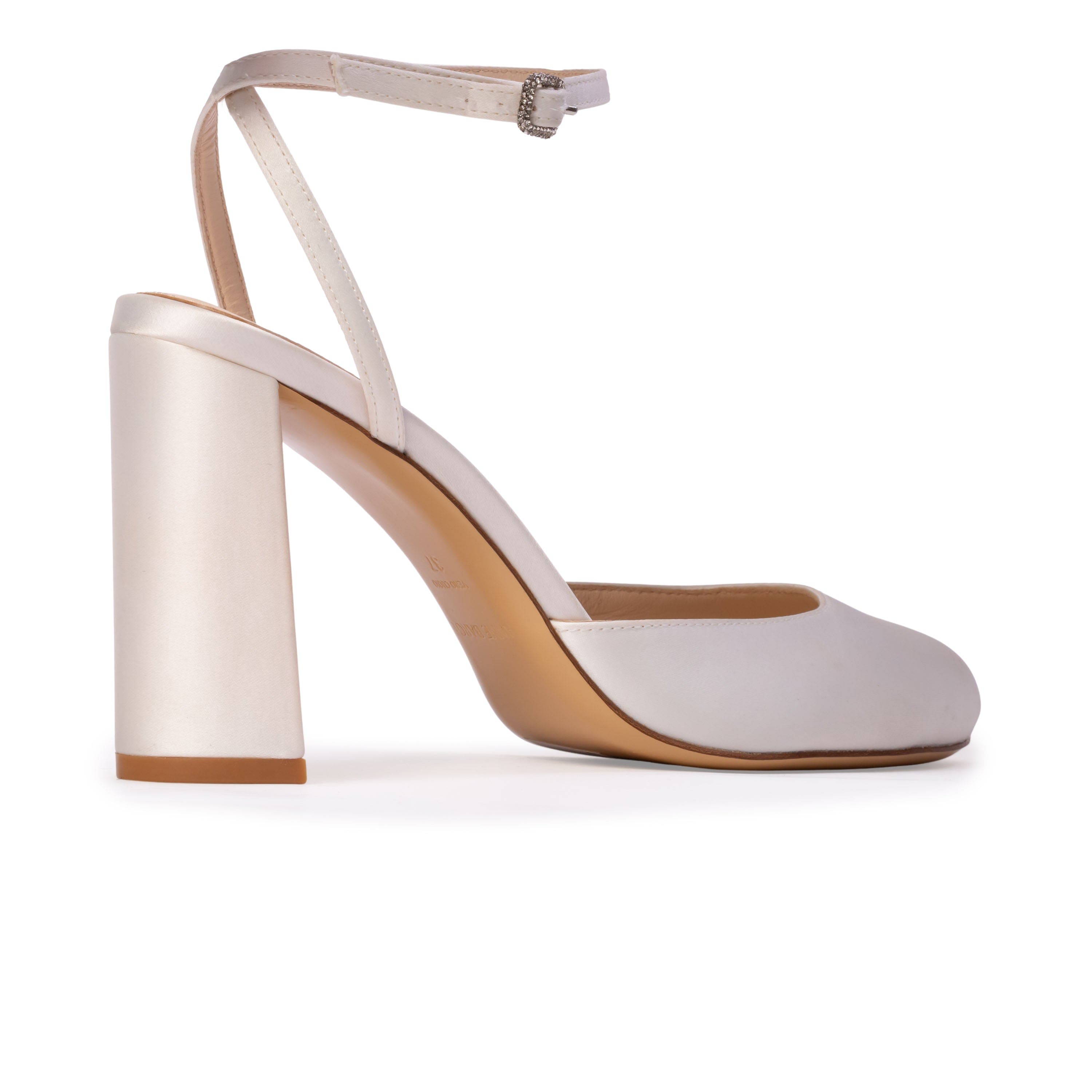 Anne Barge Amara Pump, Alternate, color, White Satin