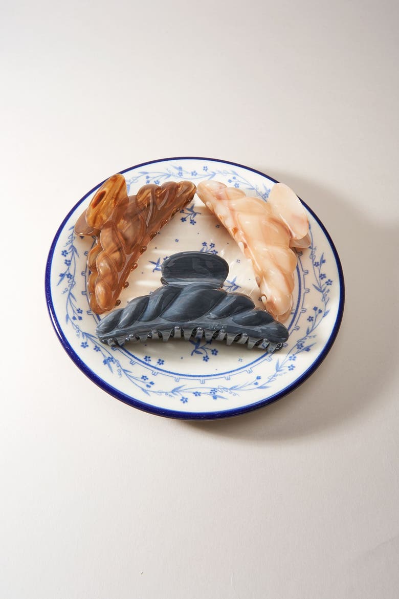 Croissant Claw, Alternate, color, Black Sesame
