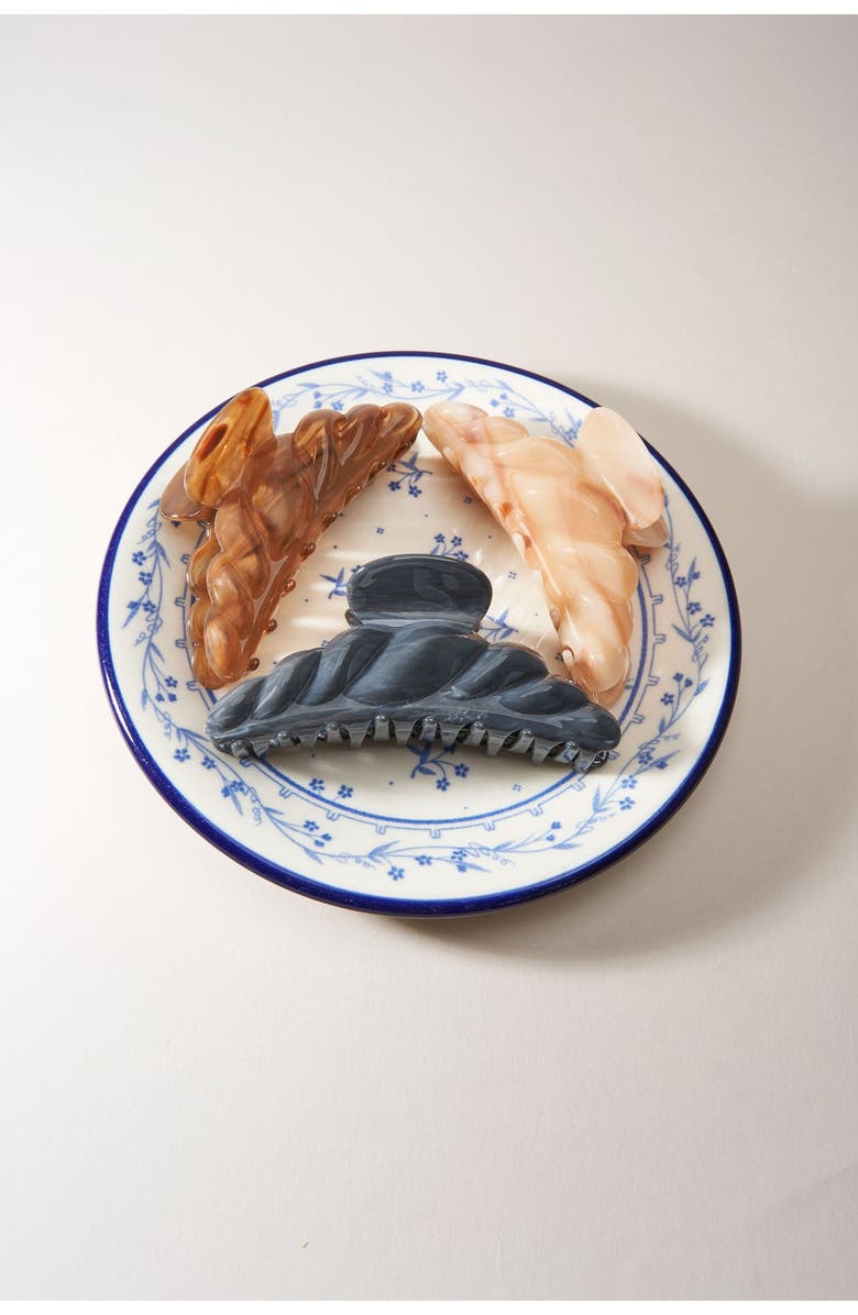 MLE Croissant Claw, Alternate, color, Black Sesame