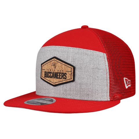 Men's New Era  Gray/Red Tampa Bay Buccaneers Cork Split Panel 9FIFTY Trucker Snapback Hat