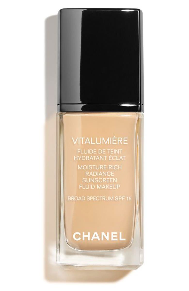 CHANEL VITALUMIÈRE Moisture-Rich Radiance Sunscreen Fluid Makeup Broad Spectrum SPF 15 Foundation, Main, color,