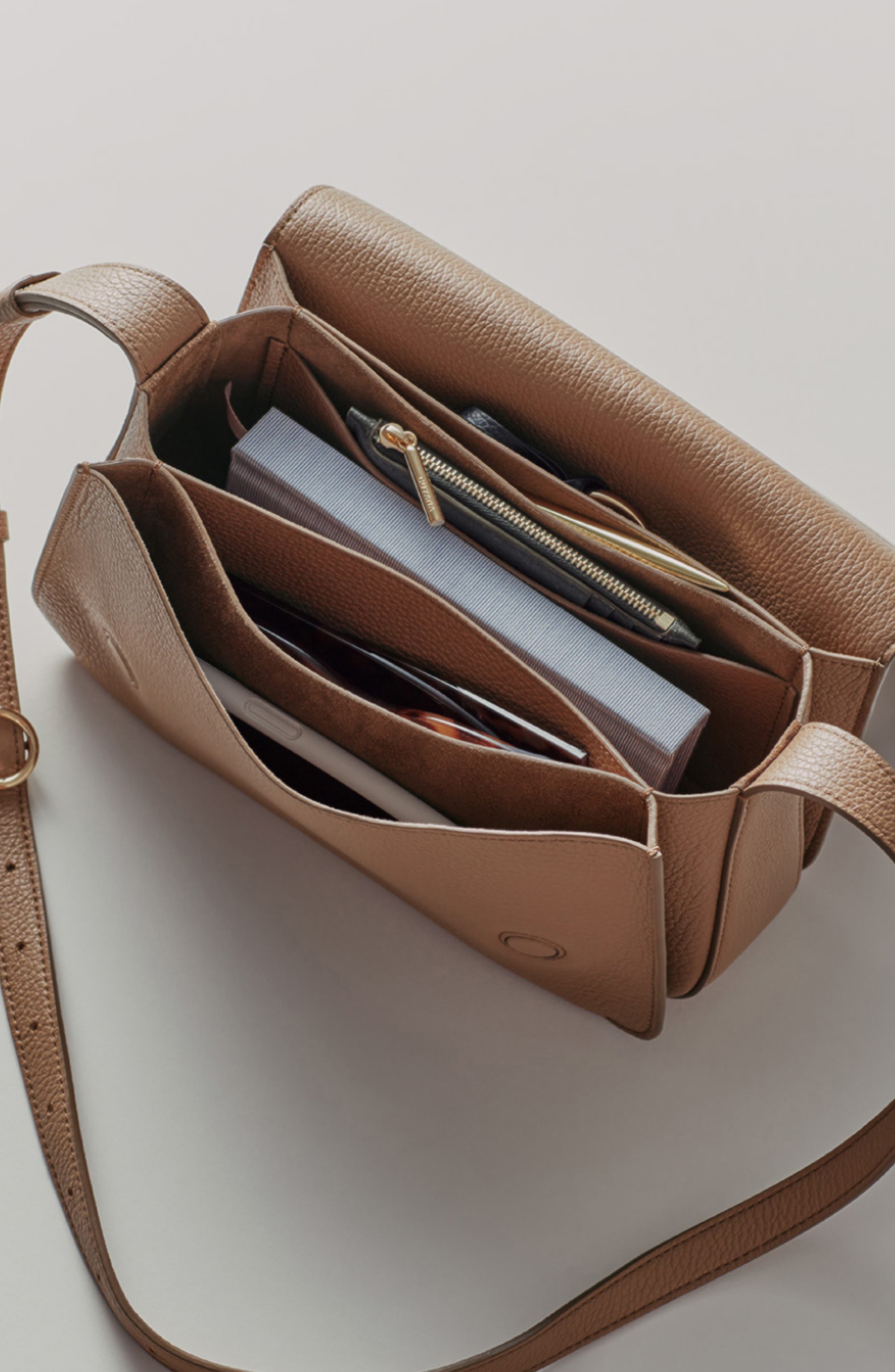 Cuyana Concertina Leather Shoulder Bag, Alternate, color, 