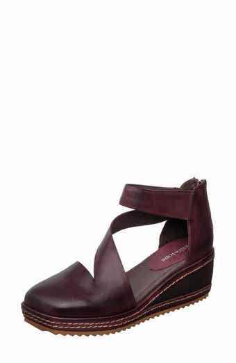 Suki Wedge Sandal