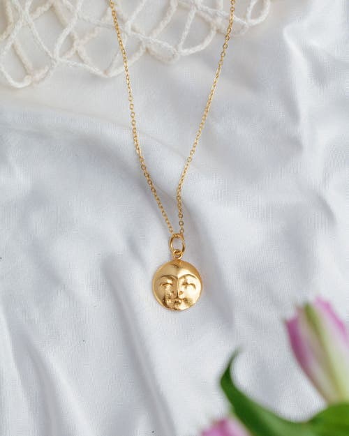 Ottoman Hands Moon Face Pendant Necklace In Gold
