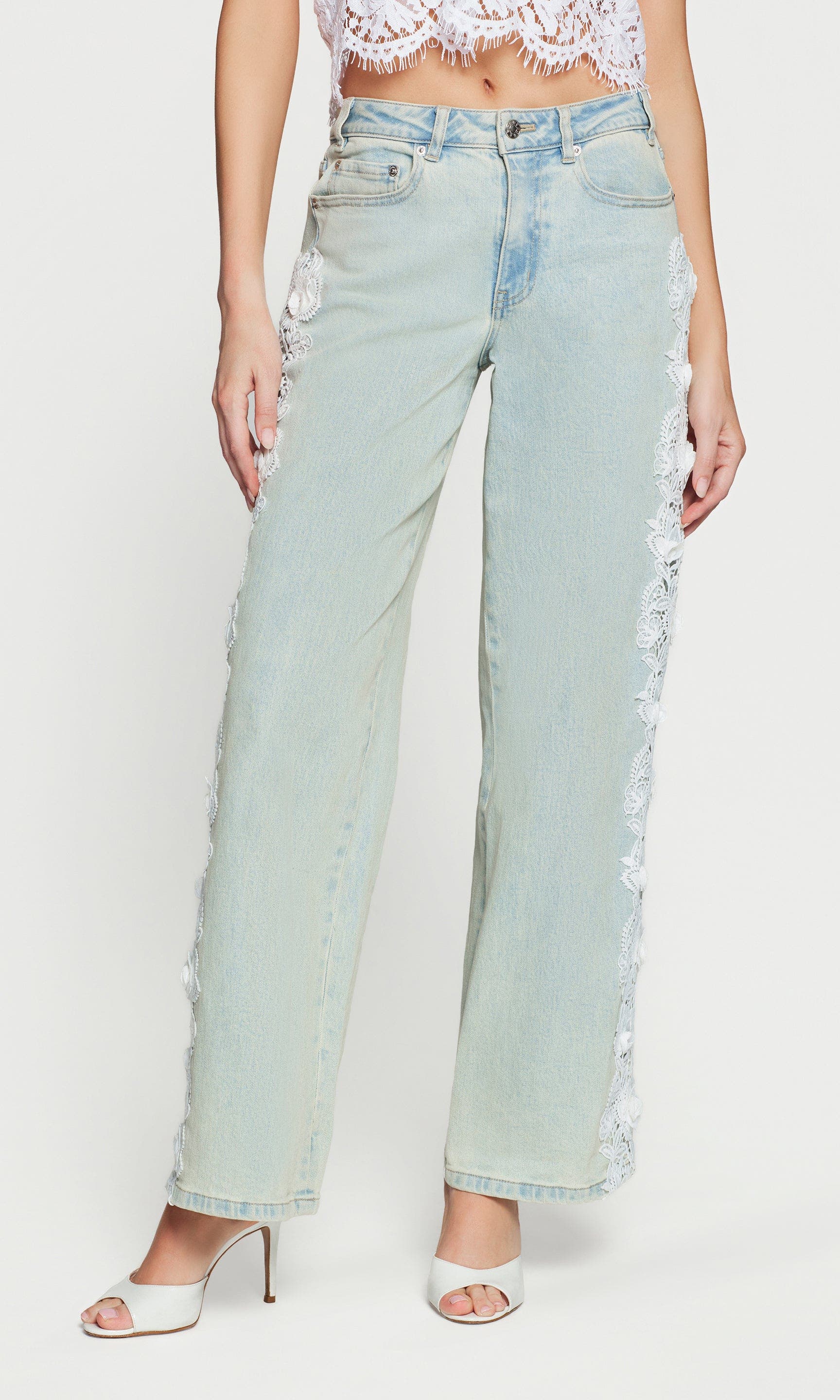 selected Ice Blue/White