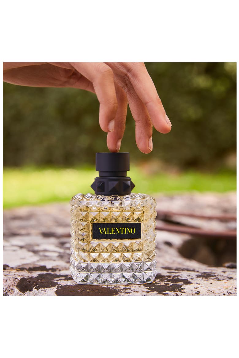 Donna Born in Roma Yellow Dream Eau de Parfum, Alternate, color, NO COLOR
