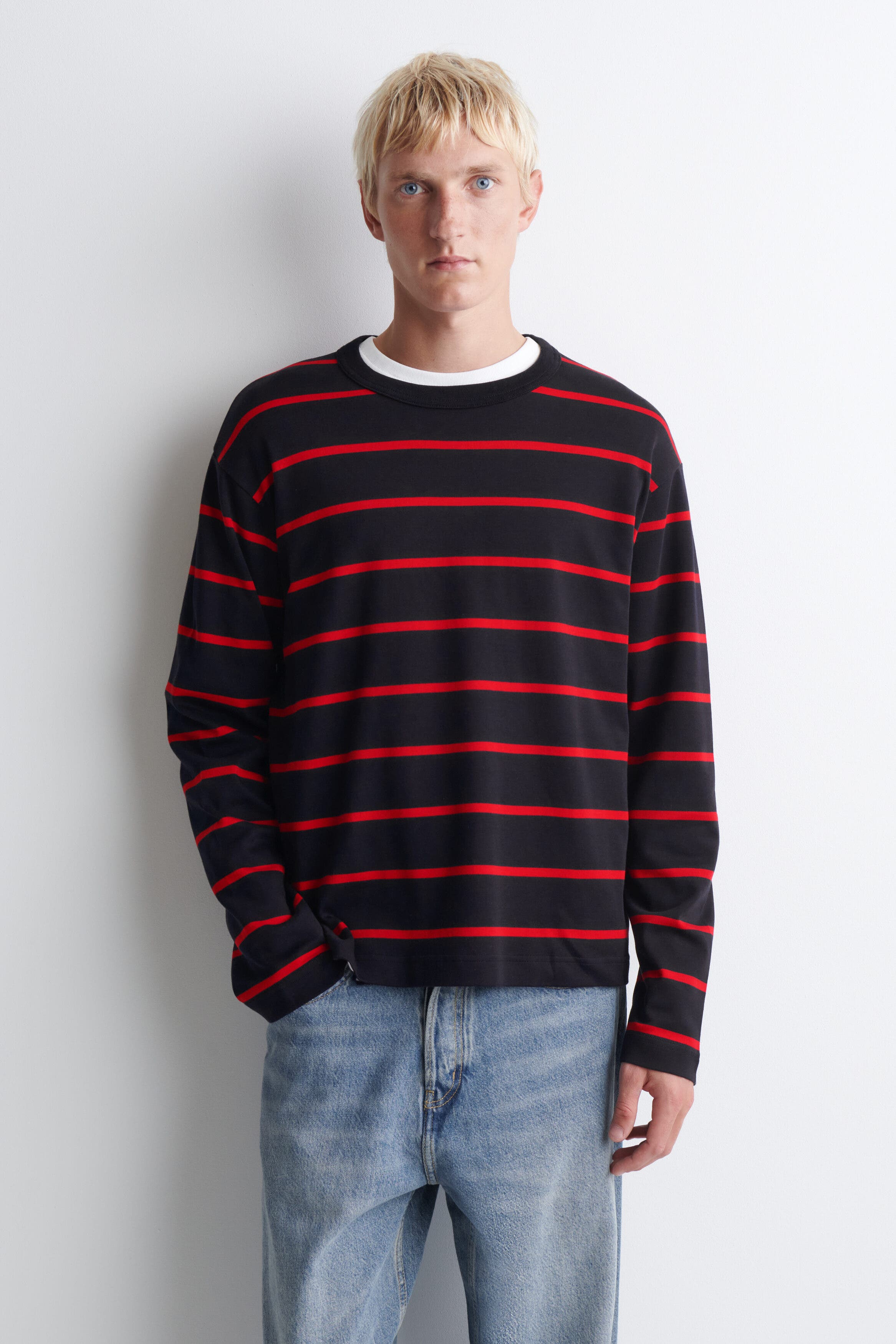 selected NAVY / RED / STRIPED