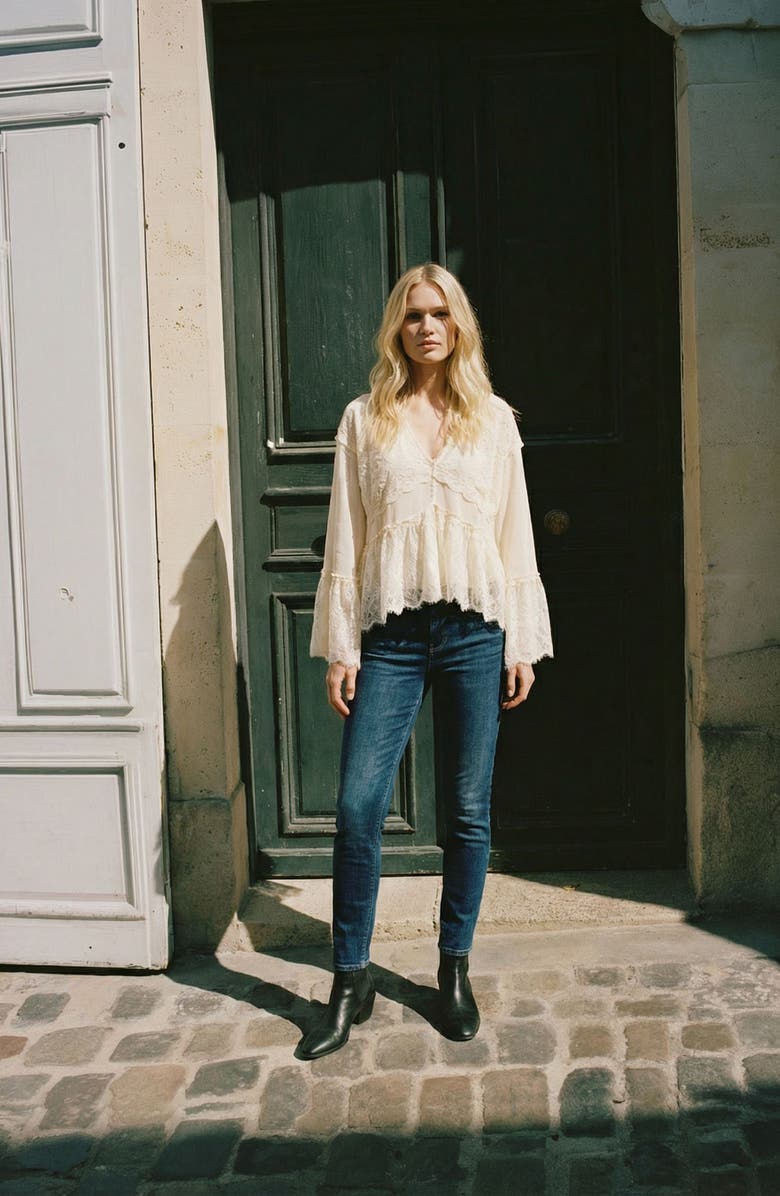 VERO MODA Emilie V-Neck Lace Swing Top, Alternate, color, Birch